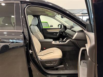 2024 Mazda CX-90 Plug-in Hybrid Preferred   - Photo 10 - Gladstone, OR 97027