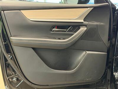 2024 Mazda CX-90 Plug-in Hybrid Preferred   - Photo 18 - Gladstone, OR 97027