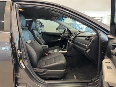 2013 Toyota Camry SE   - Photo 9 - Gladstone, OR 97027