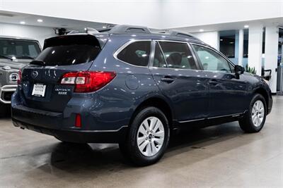 2017 Subaru Outback 2.5i Premium - Photo 4 - Gladstone, OR 97027