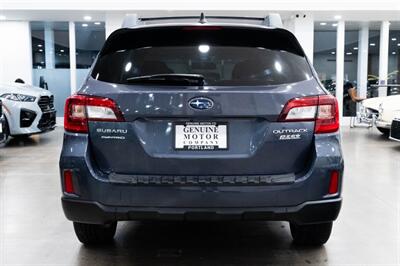 2017 Subaru Outback 2.5i Premium - Photo 5 - Gladstone, OR 97027