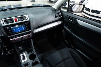 2017 Subaru Outback 2.5i Premium - Photo 11 - Gladstone, OR 97027