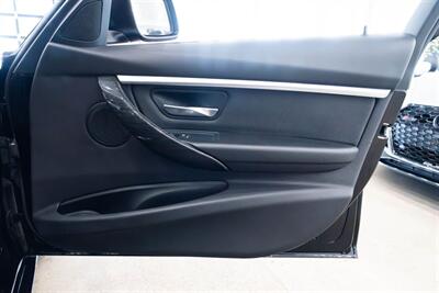 2018 BMW 330i xDrive  Wagon - Photo 23 - Gladstone, OR 97027