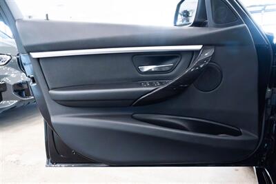 2018 BMW 330i xDrive  Wagon - Photo 16 - Gladstone, OR 97027