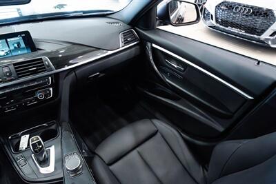 2018 BMW 330i xDrive  Wagon - Photo 11 - Gladstone, OR 97027