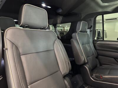 2023 GMC Yukon XL SLT   - Photo 12 - Gladstone, OR 97027
