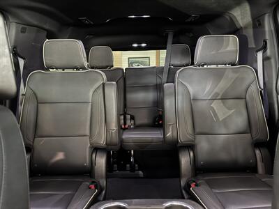 2023 GMC Yukon XL SLT   - Photo 13 - Gladstone, OR 97027