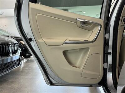 2016 Volvo XC60 T5 Drive-E Platinum   - Photo 15 - Gladstone, OR 97027