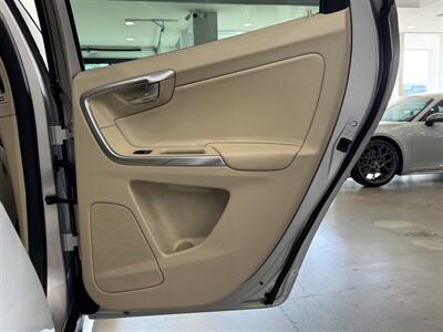 2016 Volvo XC60 T5 Drive-E Platinum   - Photo 16 - Gladstone, OR 97027