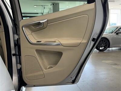 2016 Volvo XC60 T5 Drive-E Platinum   - Photo 16 - Gladstone, OR 97027