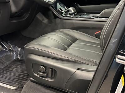 2023 Land Rover Range Rover Velar P340 R-Dynamic S   - Photo 17 - Gladstone, OR 97027