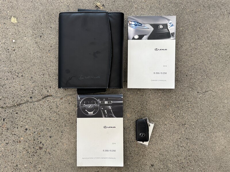 2014 Lexus IS 350 F SPORT photo 18