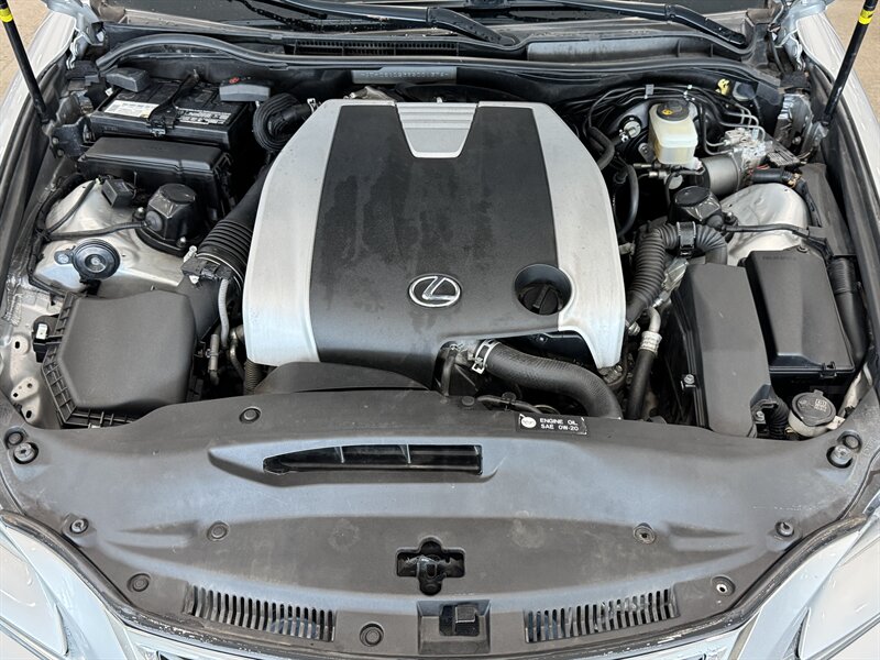 2014 Lexus IS 350 F SPORT photo 17