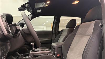 2021 Toyota Tacoma TRD Sport V6   - Photo 6 - Gladstone, OR 97027
