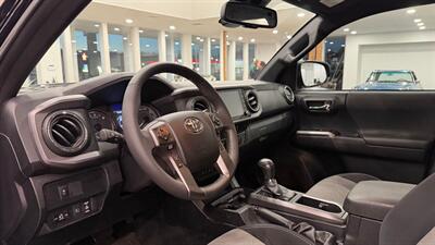 2021 Toyota Tacoma TRD Sport V6   - Photo 5 - Gladstone, OR 97027