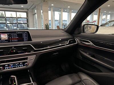 2021 BMW 750i xDrive   - Photo 24 - Gladstone, OR 97027