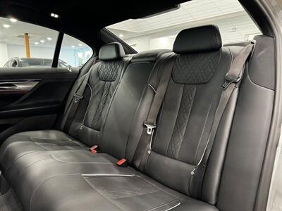 2021 BMW 750i xDrive   - Photo 17 - Gladstone, OR 97027