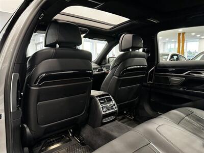 2021 BMW 750i xDrive   - Photo 19 - Gladstone, OR 97027