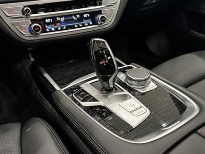 2021 BMW 750i xDrive   - Photo 35 - Gladstone, OR 97027