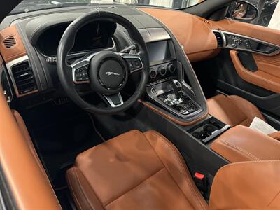 2023 Jaguar F-TYPE P450   - Photo 2 - Gladstone, OR 97027