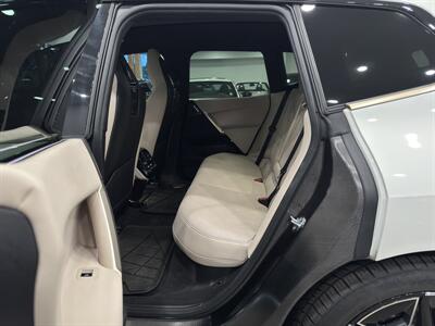 2022 BMW iX xDrive50   - Photo 12 - Gladstone, OR 97027