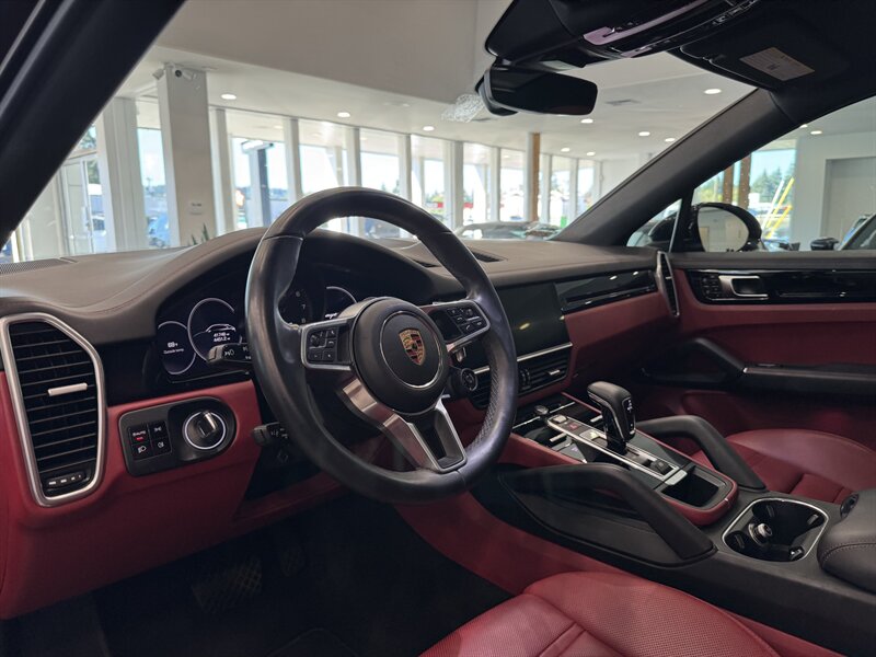 2021 Porsche Cayenne Coupe photo 11