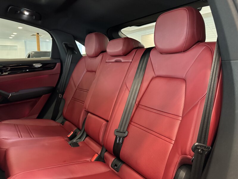 2021 Porsche Cayenne Coupe photo 15