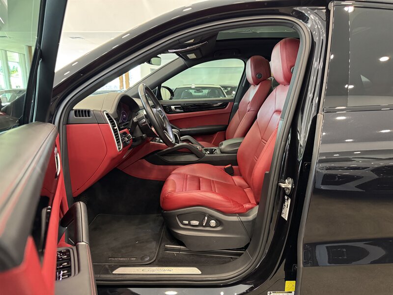 2021 Porsche Cayenne Coupe photo 6