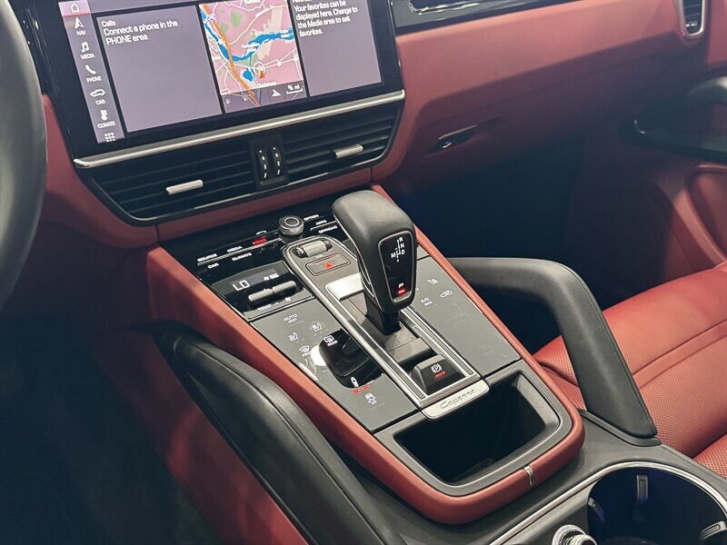 2021 Porsche Cayenne Coupe photo 27
