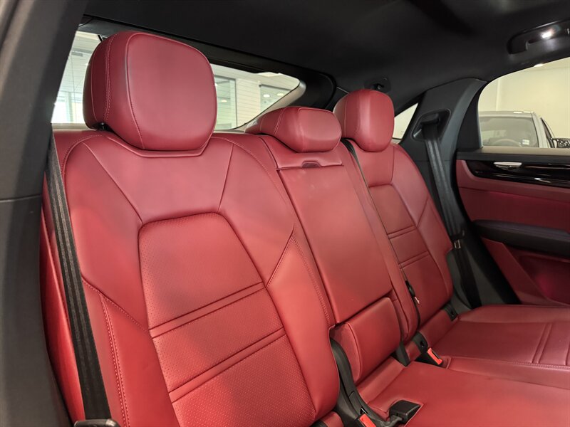 2021 Porsche Cayenne Coupe photo 16