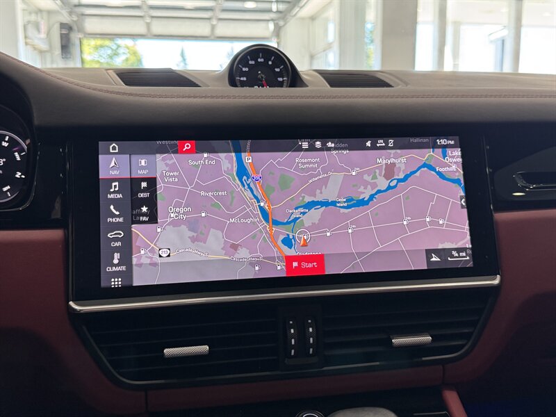 2021 Porsche Cayenne Coupe photo 24
