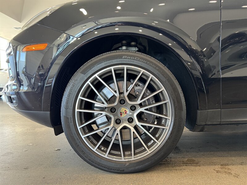 2021 Porsche Cayenne Coupe photo 30