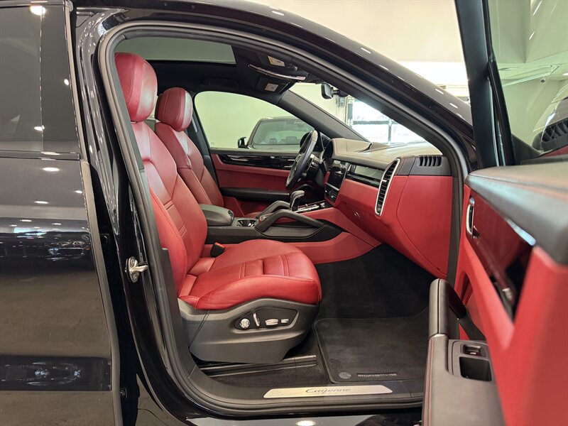 2021 Porsche Cayenne Coupe photo 7