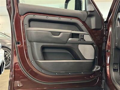 2023 Land Rover Defender X   - Photo 13 - Gladstone, OR 97027