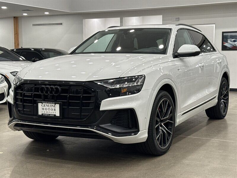2023 Audi Q8 Premium Plus