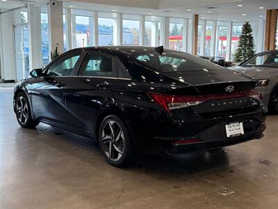 2023 Hyundai ELANTRA Hybrid Limited   - Photo 4 - Gladstone, OR 97027