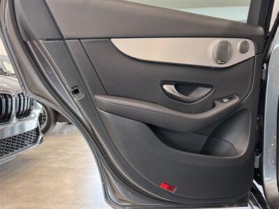 2021 Mercedes-Benz GLC 300 4MATIC   - Photo 15 - Gladstone, OR 97027