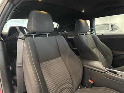 2018 Dodge Challenger SXT - Photo 9 - Gladstone, OR 97027