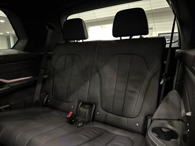 2022 BMW X7 M50i - Photo 15 - Gladstone, OR 97027