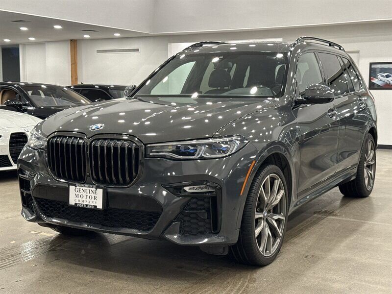 2022 BMW X7 M50i  