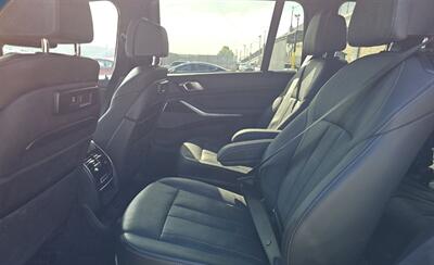 2022 BMW X7 M50i   - Photo 4 - Gladstone, OR 97027