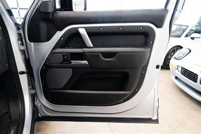 2021 Land Rover Defender X-Dynamic HSE - Photo 28 - Gladstone, OR 97027