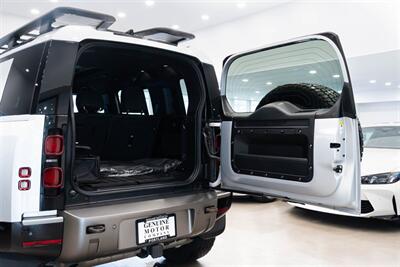 2021 Land Rover Defender X-Dynamic HSE - Photo 9 - Gladstone, OR 97027