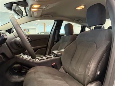 2016 Chrysler 200 Limited   - Photo 6 - Gladstone, OR 97027