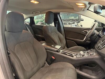 2016 Chrysler 200 Limited   - Photo 8 - Gladstone, OR 97027