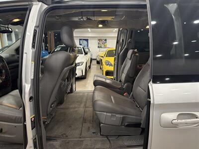 2005 Chrysler Town & Country Limited   - Photo 9 - Gladstone, OR 97027