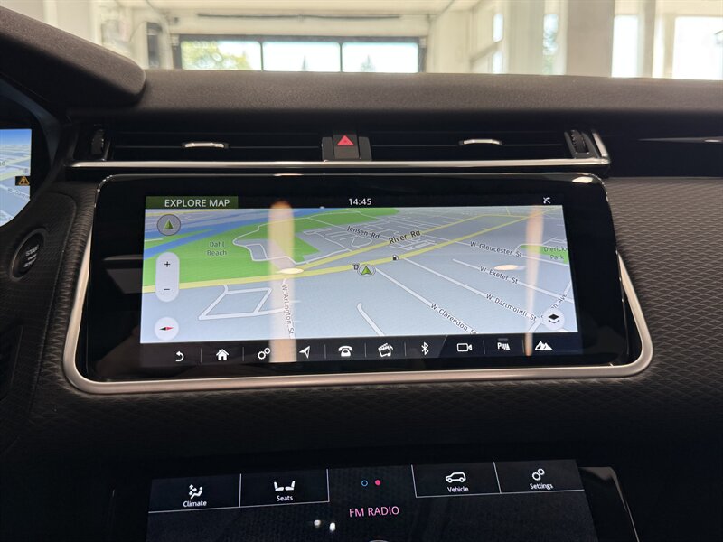 2018 Land Rover Range Rover Velar R-Dynamic SE photo 34