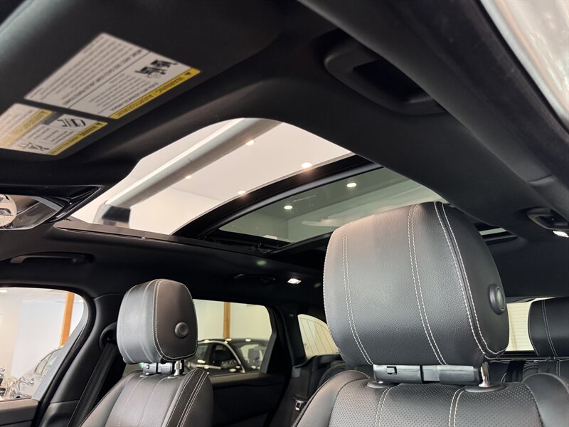 2018 Land Rover Range Rover Velar R-Dynamic SE photo 40