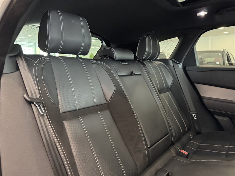 2018 Land Rover Range Rover Velar R-Dynamic SE photo 22