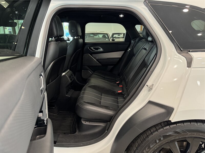2018 Land Rover Range Rover Velar R-Dynamic SE photo 12